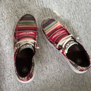 Ariat Hilo serape shoe #585